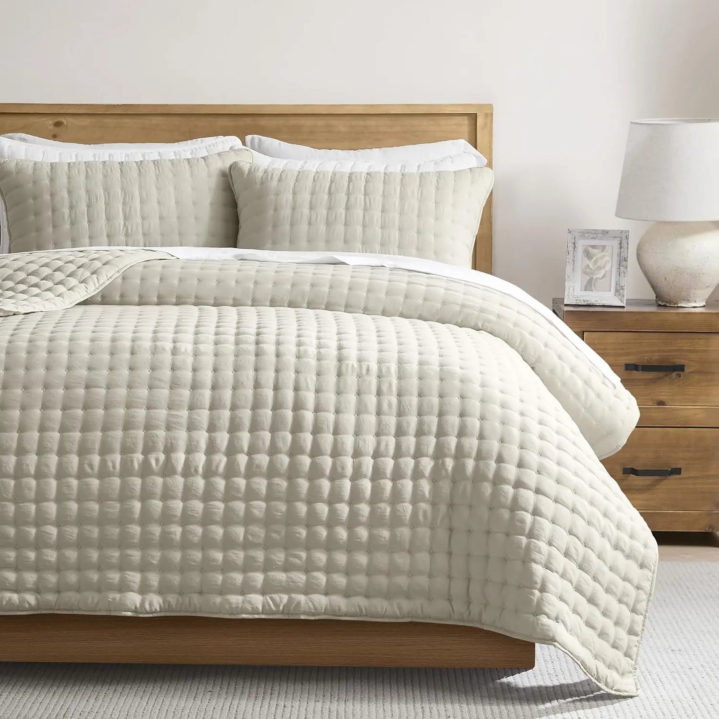 Ultralight King Size Quilt, Sheets with Shams