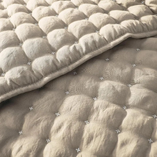 Ultralight King Size Quilt, Sheets with Shams